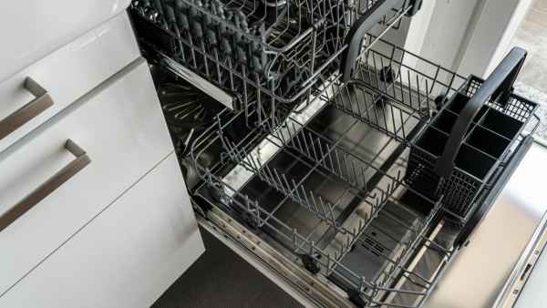 Что будет, если залить в посудомоечную машину обычное средство для мытья посуды? Что будет, если залить в посудомоечную машину обычное средство для мытья посуды?